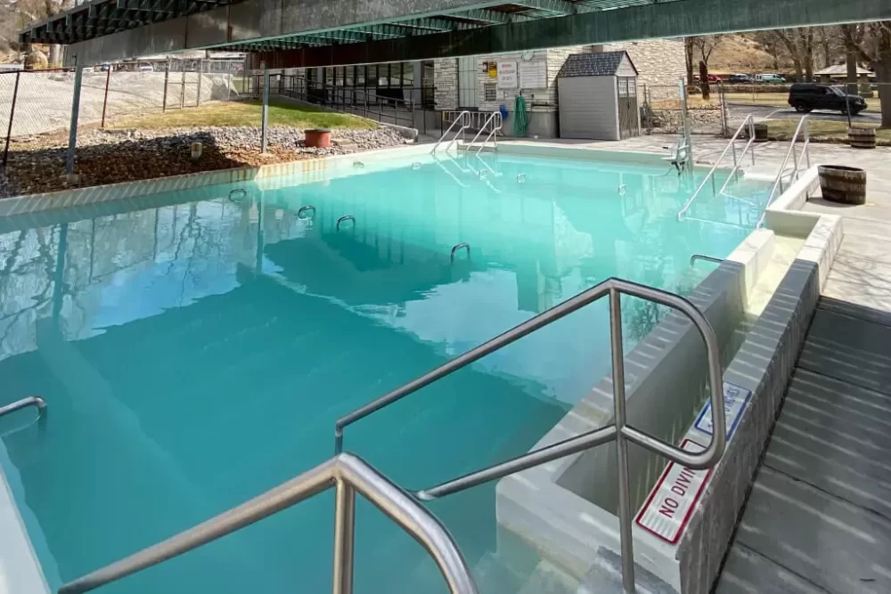 Best Hot Springs in Wyoming - State Park Bath House Mineral Hot Pool